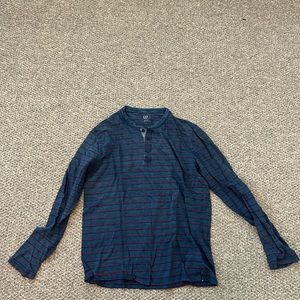 Men’s Gap long sleeve shirt